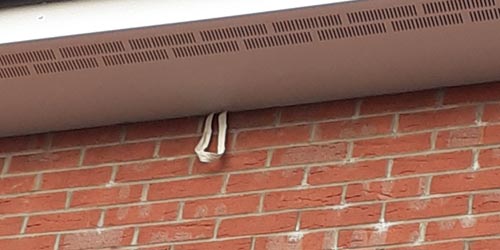 snagging - defects on soffit and to brickwork